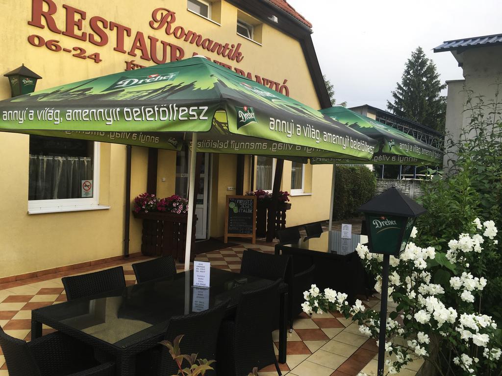 Romantik Étterem - Panzió Tatabánya Exterior foto